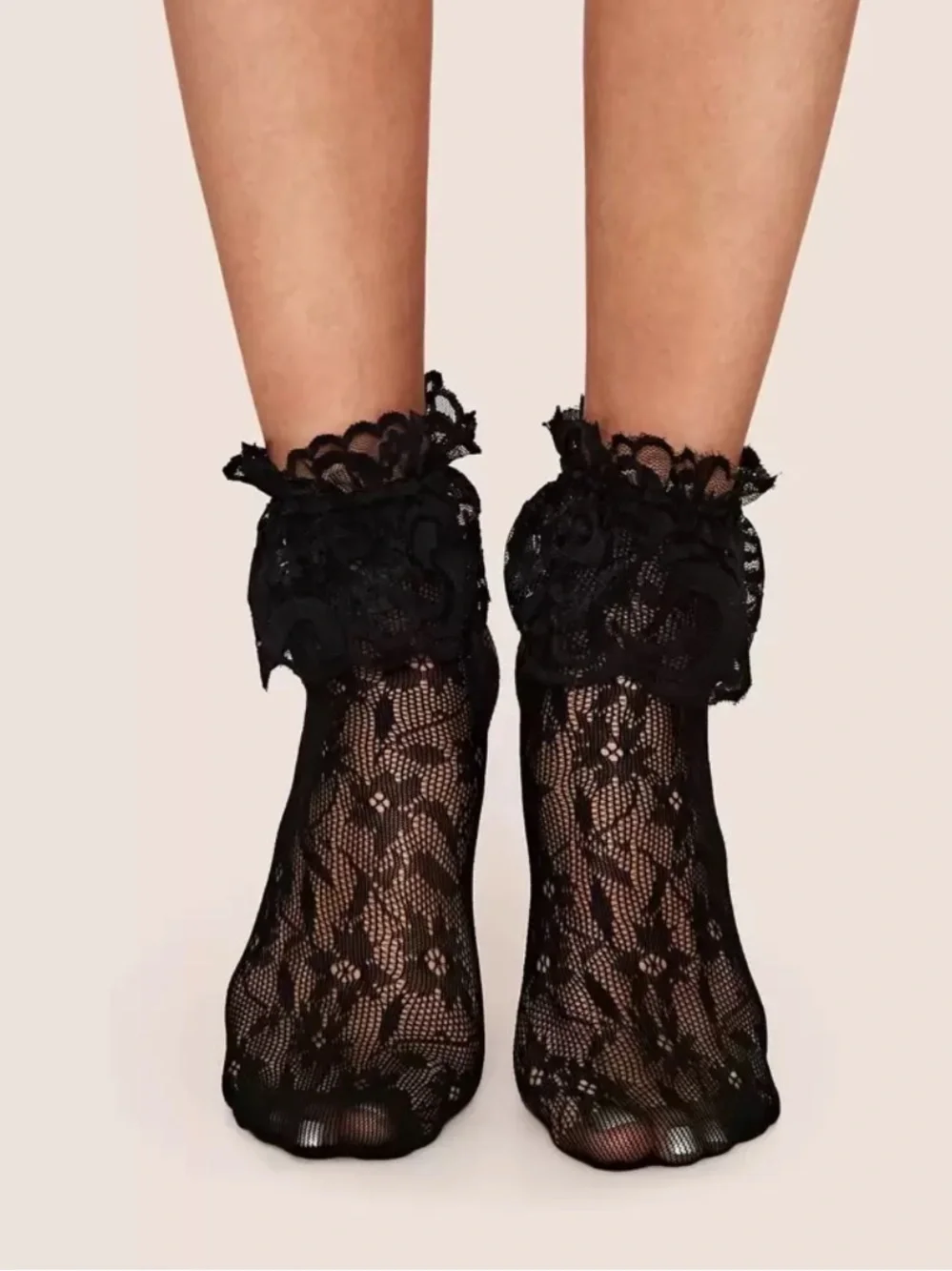 Lace Ruffle Ankle Socks - Black
